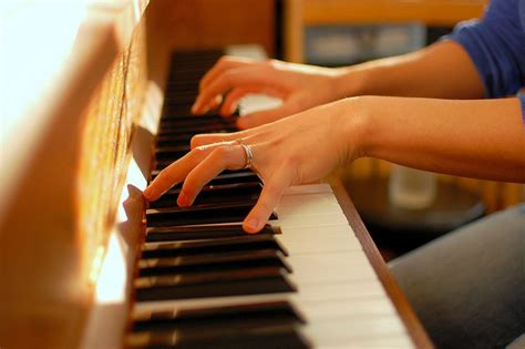 how to play music new world playing the piano as an instrument of expression